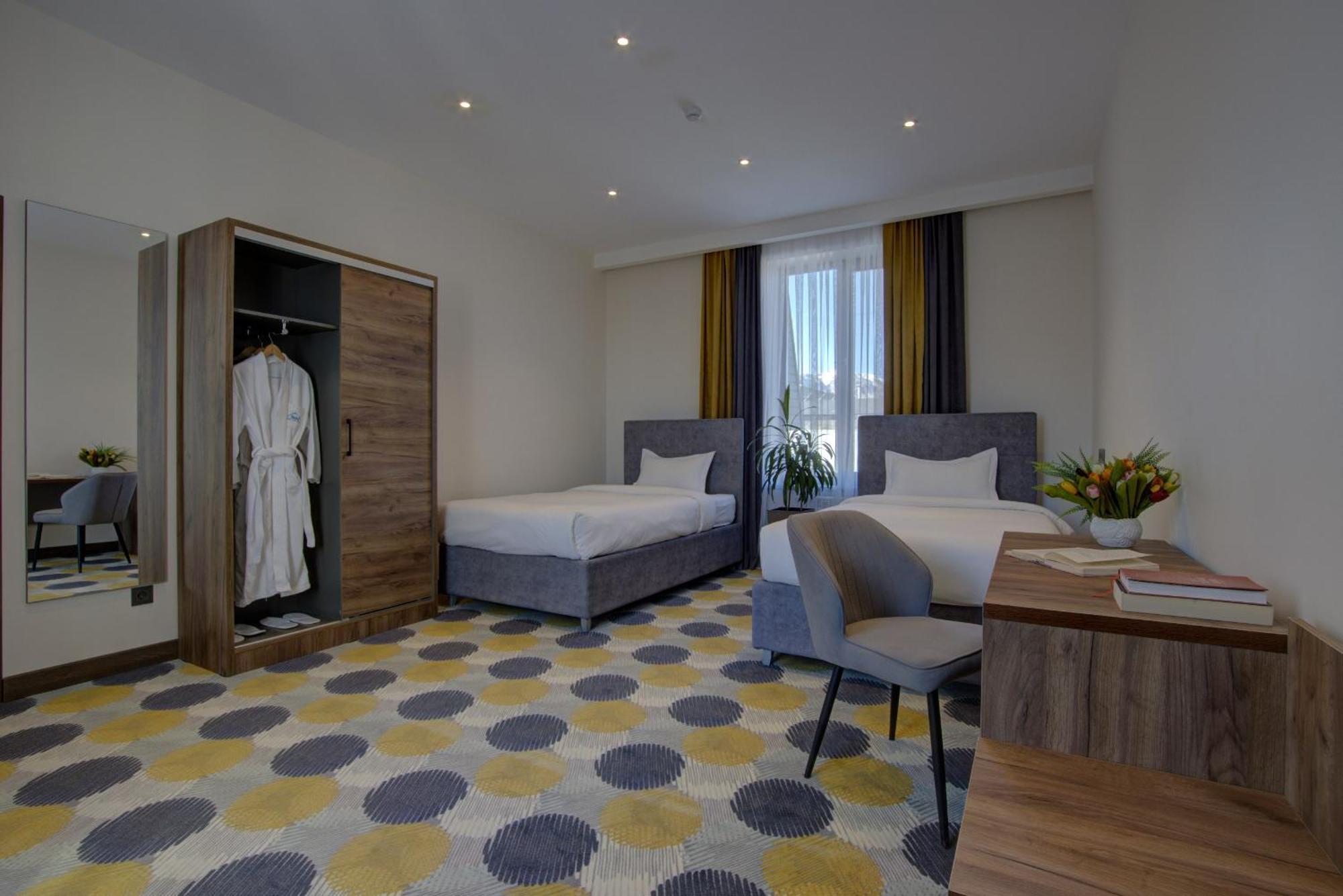 Grand Khan Tengri 4* Naryn Buitenkant foto