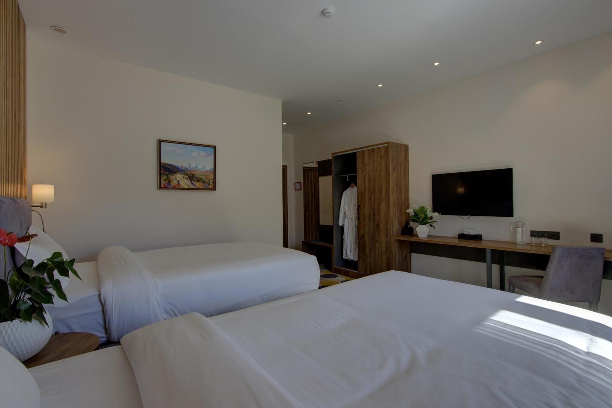 Grand Khan Tengri 4* Naryn Buitenkant foto