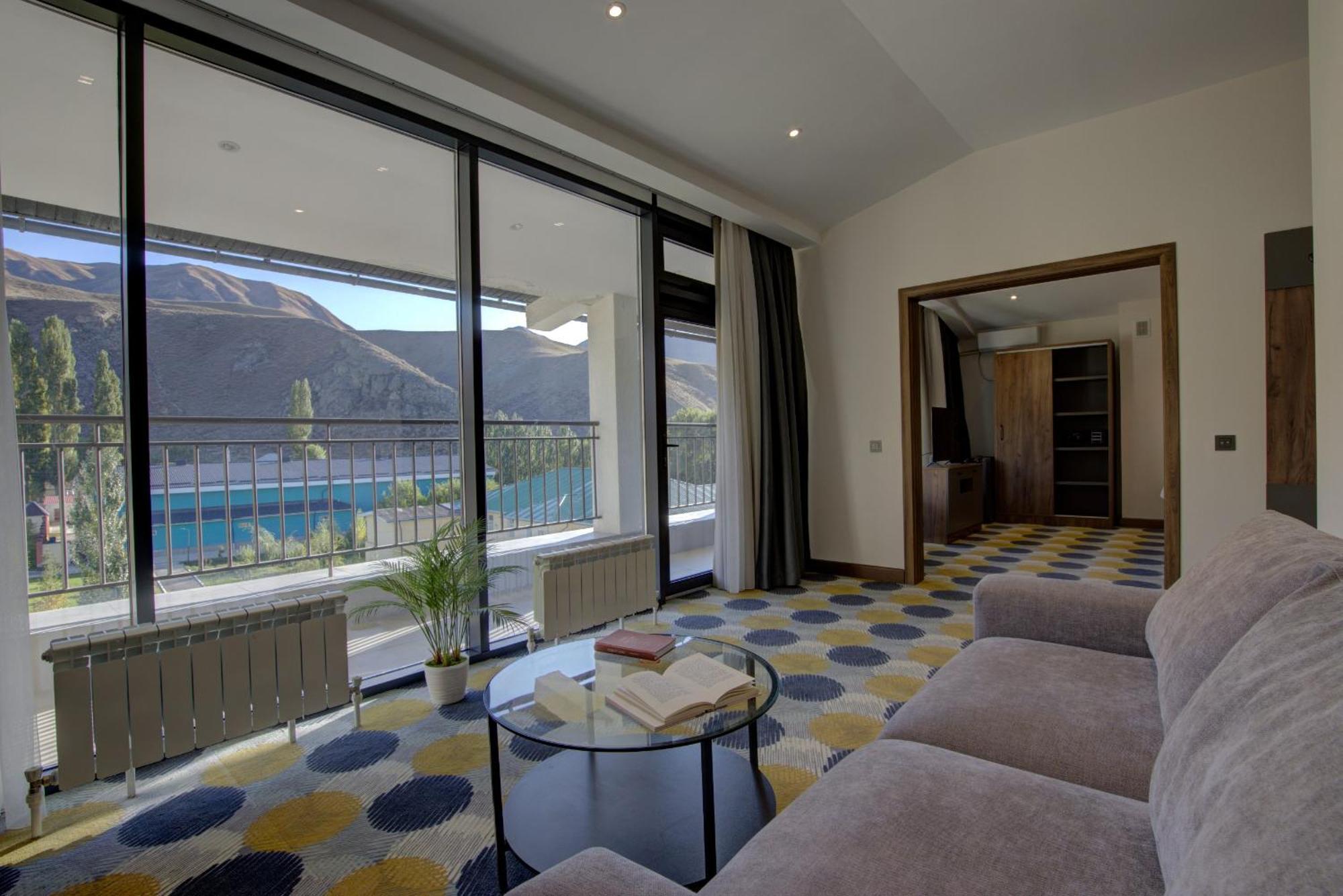 Grand Khan Tengri 4* Naryn Buitenkant foto
